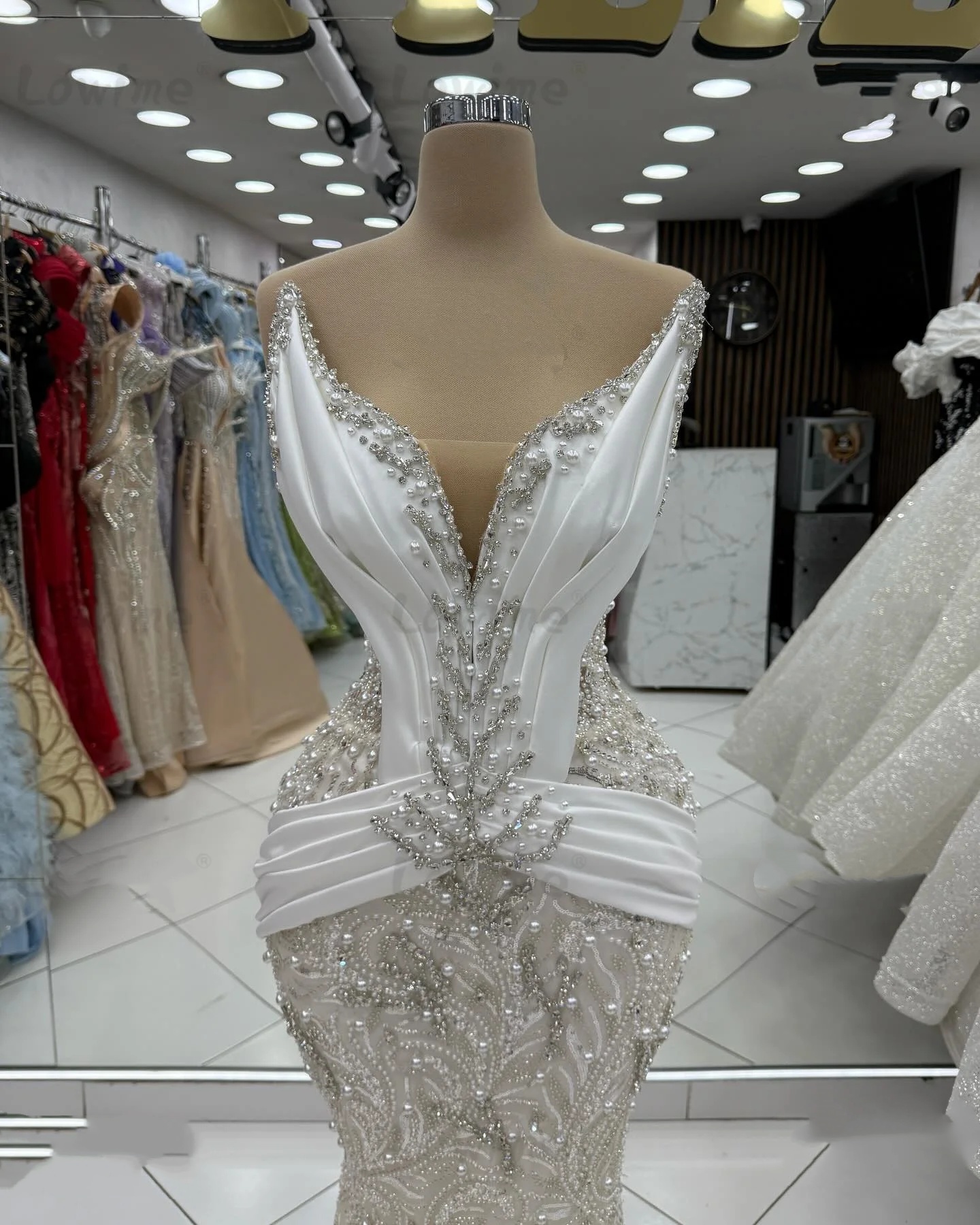 Fashion Mermaid Wedding Dress Sweetheart Neck Sleeveless Bridal Gowns Sequins Pearls Crystal Sweep Train Dresses Custom Made vestidos de novia