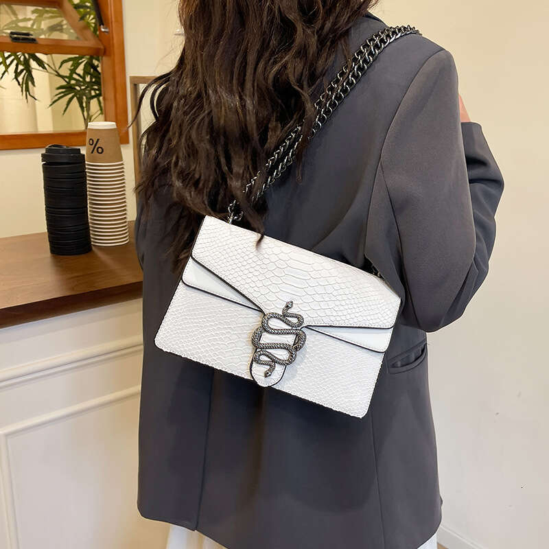 High-end Crocodile Pattern Chain Small Square for Women 2025 New Single Shoulder Underarm Fashion Versatile Crossbody Bag