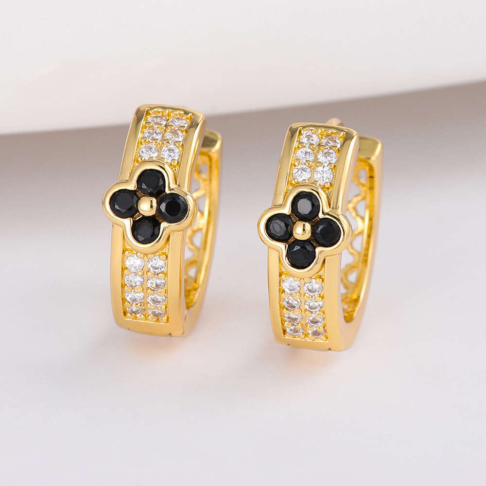 Exquisite Design Sense Versatile Geometric Round Four-Leaf Flower Niche Temperament Fashion New Copper Inlaid Zircon Earrings