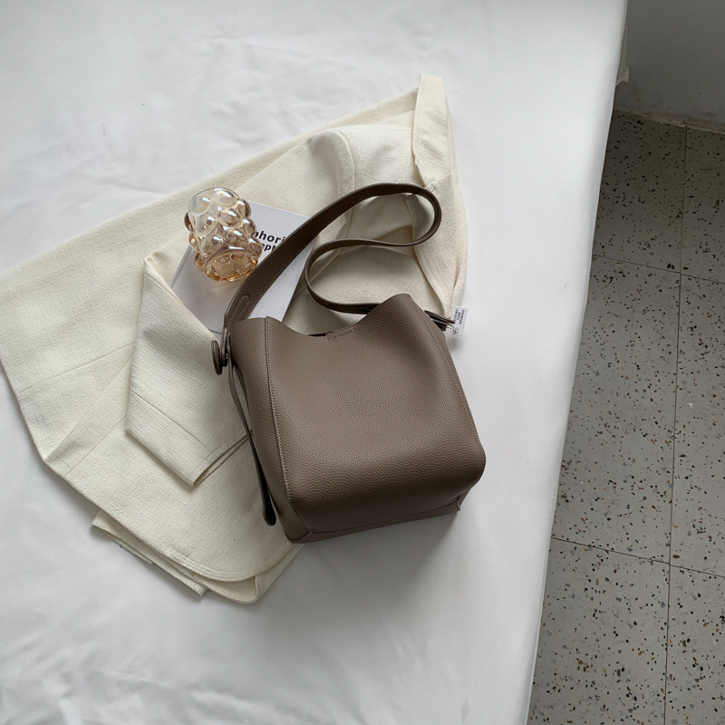 Free shipping designer bags for womens Shoulder bags brown black grey Versatile and minimalist wide shoulder bucket bag single shoulder crossbody bag