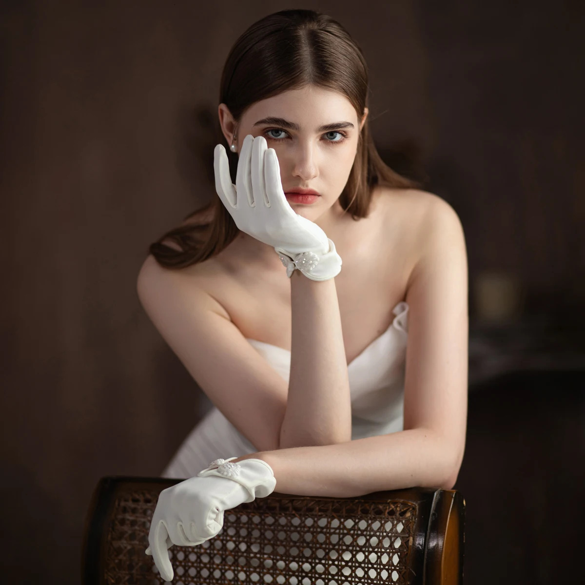 WG089 Wedding Bridal Gloves Satin White Short Brides Bridesmaid Women Pageant Prom Finger Wrist Gloves Handschuh 250722