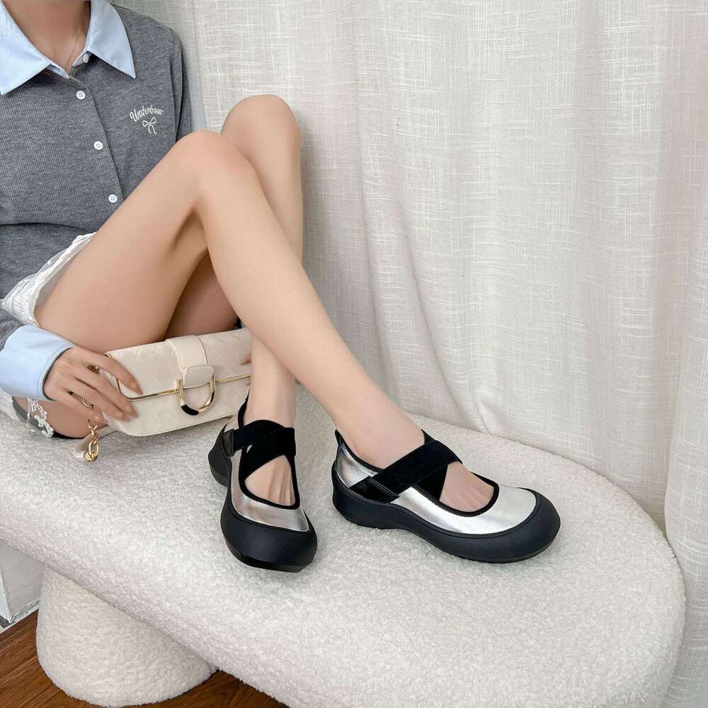 Summer New Mary Jane Uniform Women's 2025 Graduation Season College Style Thick Sole Height-Increasing Single Shoes Women Versatile