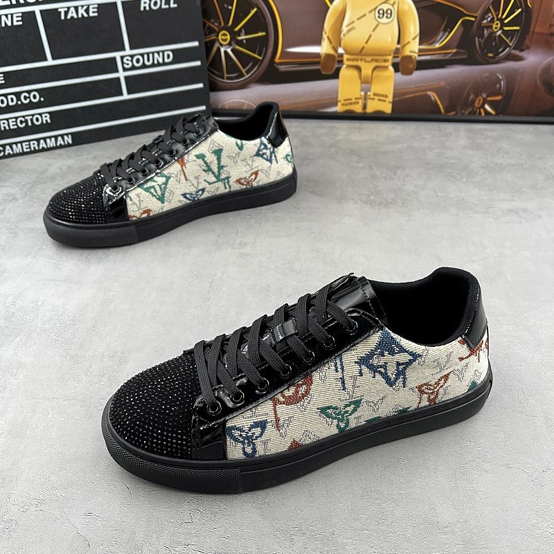 Jiarong Tide Brand Versatile fashionable sneakers Fashion board shoes Men's soft soled leather low cut casual shoes spirited young man hot