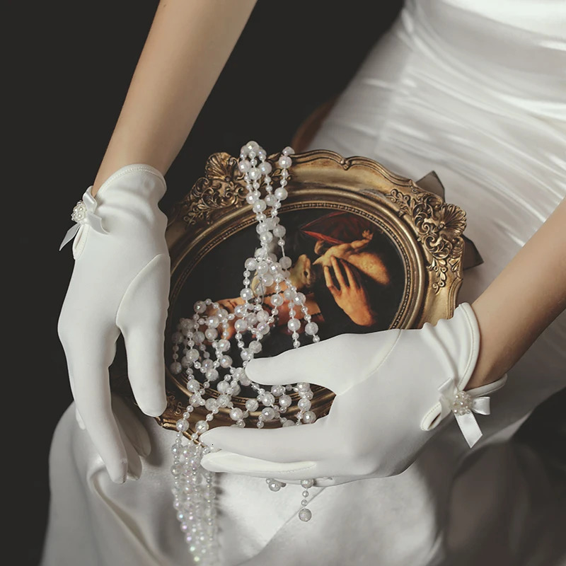 WG018 Wedding Bridal Short Wrist Gloves Satin Pearl Ribbon Bow White Finger Bridesmaid Gloves Women Pageant Perform Handschuh 250722
