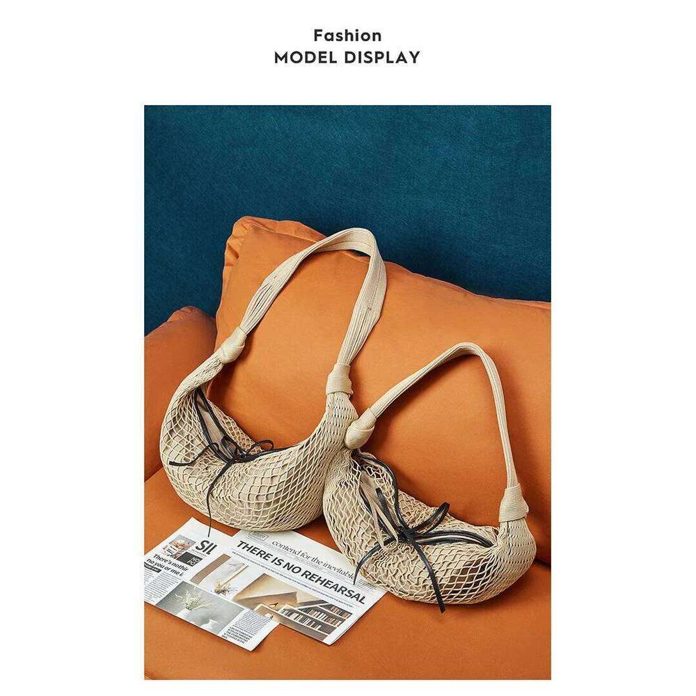Versatile Color Blocking Fishing Woven Women's Spicy Niche Fashion 2025 Runway Design Horn Net Bag Weaving