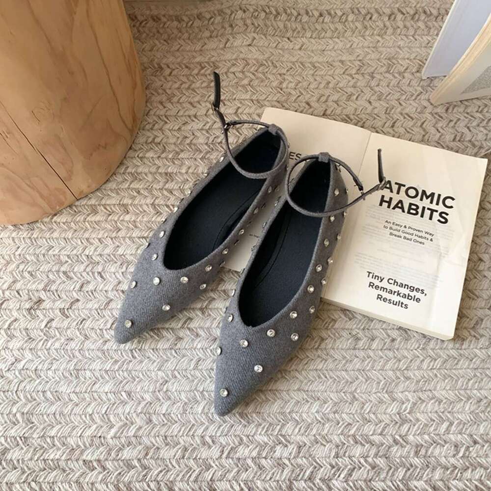 2025 Spring New Flat Women Comfortable Soft Sole Non-Tiring Fashionable Rhinestone Women's Shoes for Outdoor Wear with a Sense of Sophistication