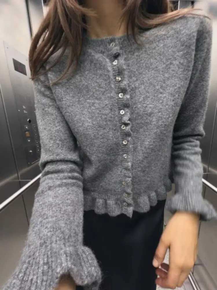 2025 New Womens European American French Design Sweaters Female Elegant Simple Layered Decoration Versatile Knitted Cardigans X250724