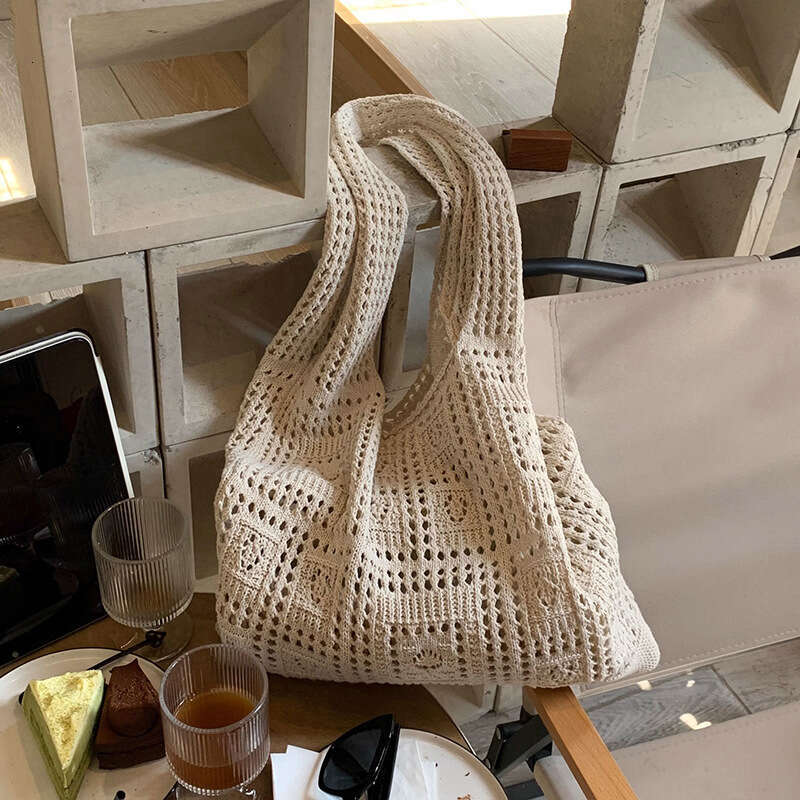2025 New Knitted Shoulder for Women Casual Commuting Hollow Out Bag Large Capacity Woven Handbag