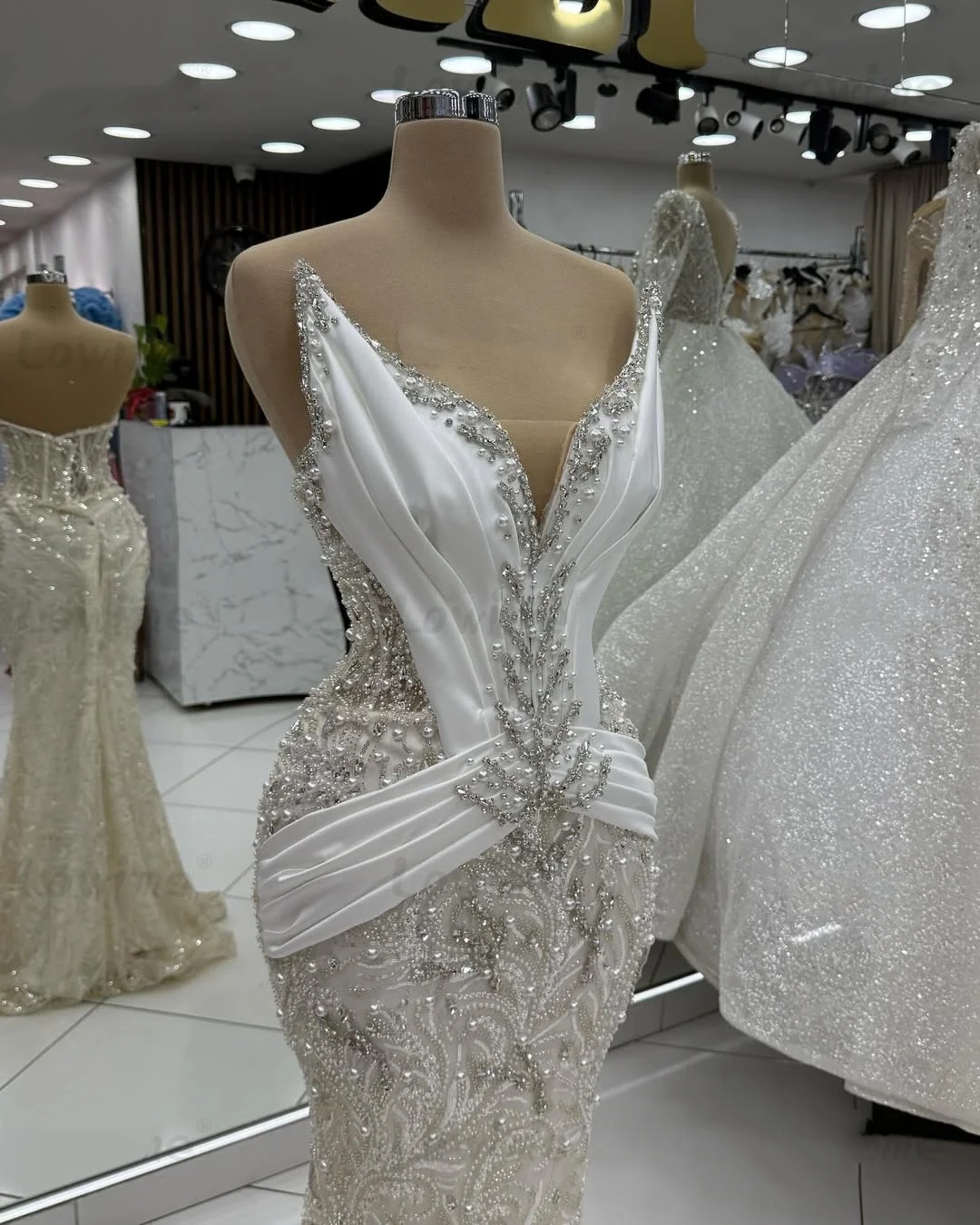 Fashion Mermaid Wedding Dress Sweetheart Neck Sleeveless Bridal Gowns Sequins Pearls Crystal Sweep Train Dresses Custom Made vestidos de novia