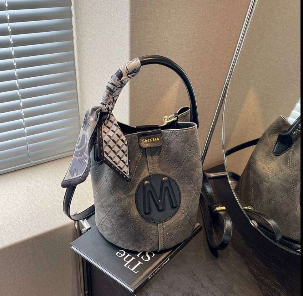 High end trendy bucket bag new shoulder crossbody bag, fashionable retro handbag for women