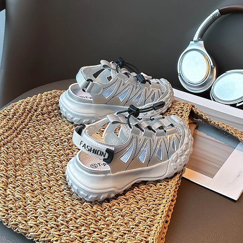 Childrens sports shoes popular singlemesh hollowedout casual shoes in summer 2025 new softsoled and nonslip beach shoes for baby girlsC250926 S251027