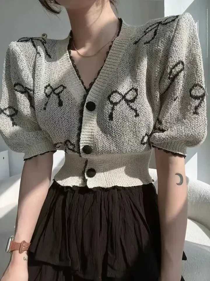 2024 New Summer Knitted Tops Cardigan Korean Fashion V-neck Puff Sleeve Bow Design Short Slim Knit Cardigans Dongdaemun X250724