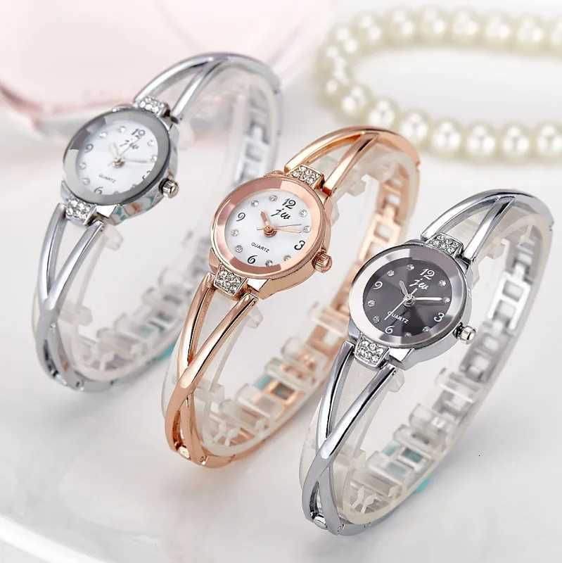 New Trendy Women Bracelet Watch Mujer Watches Small Dial Quartz Leisure Popular Wristwatch Hour Female Elegant Watches W250724