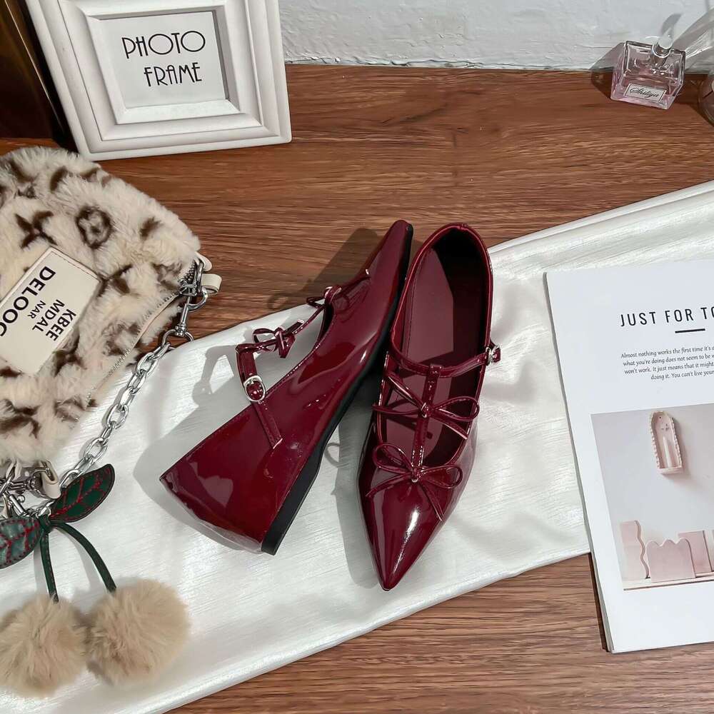 Designer French Style Flat Shoes Women, High-End Feel, Petite Size, Height-Increasing Pointed Toe Shallow Mouth Flats for Women