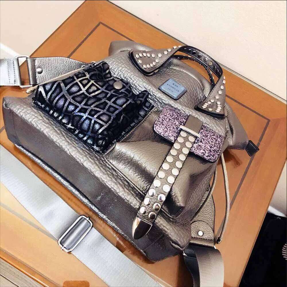 Women Fashion Genuine Leather Large Capacity Handbags New Oversized Rivet Work Sier Shoulder Bags Woman Brand Tote