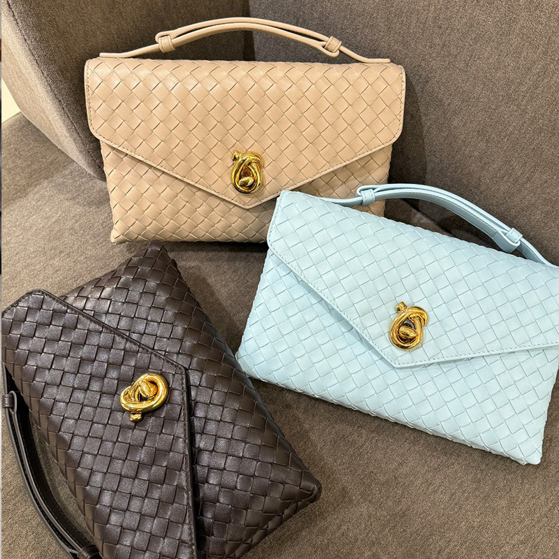 Designer Bag 2025 Woven Messenger Bag Small Square Box Fashion Trend Large Capacity Handheld Luxury Bag Crossbody Bag Knot Cowhide Envelope Women'