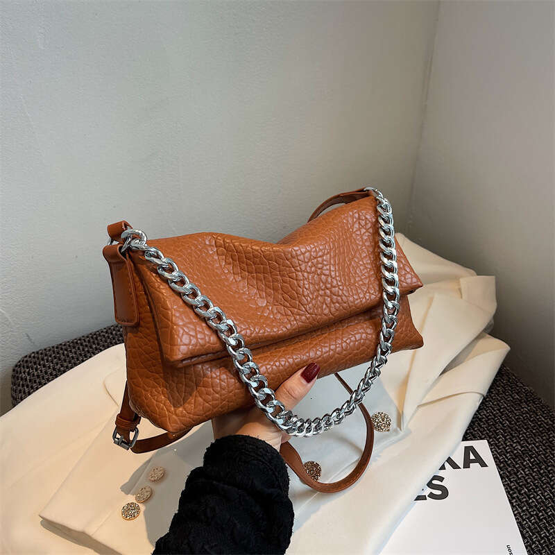 2022 Summer Trend New High-Quality Soft Leather Handbag for Women, Niche Design Chain Crossbody Bag