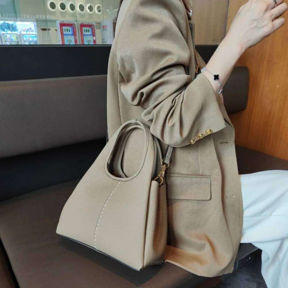 Soft All-match Commuter Panelled Bucket New Moda Personalized Leather Texture Purses Elegant Women Crossbody Bag