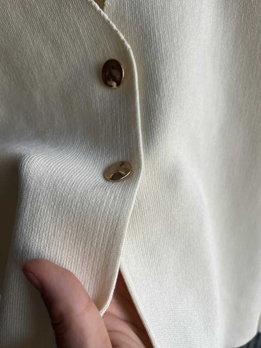 Plain knit short-sleeve cardigan for women traf 2024 with metal buttons for decoration V-neck and loose short sleeve design X250724