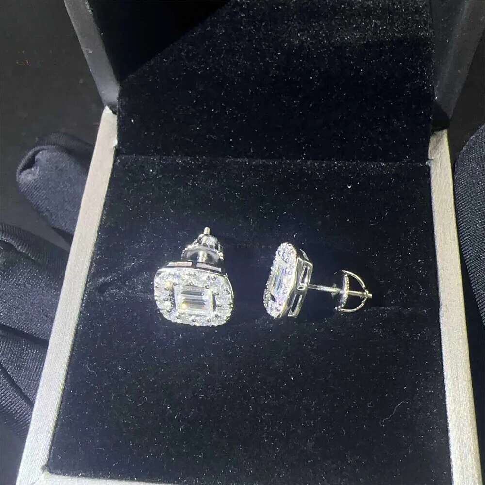 New Arrivals Bulk Stock Iced Out Man Earrings Baguette Moissanite Dia Screw Back Setting Hip Hop Stud Earring