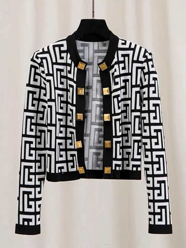 Vintage Fashion Geometric Pattern Knitted Cardigan Women Long Sleeve Short Tops 2024 New Chic Slim Jacket Casual Buttons Sweater X250724