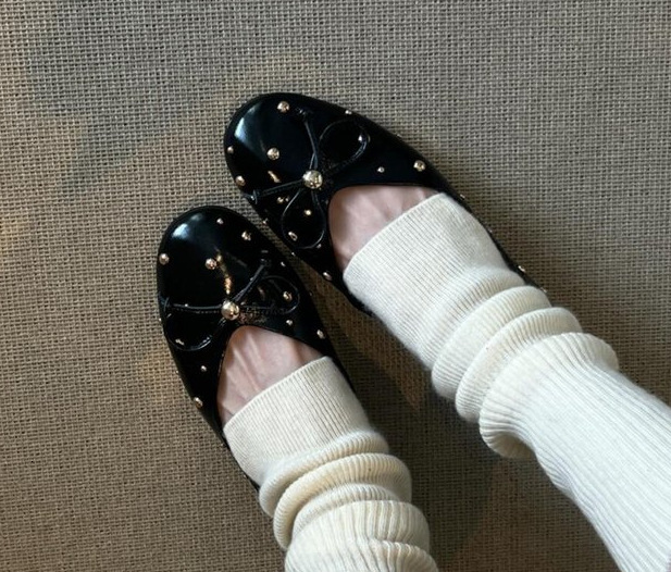 2025 Spring/Summer Simple Shallow Mouth Single Shoes with Bowknot and Rivets, Flat Women's Slip-On Loafers ddmythur