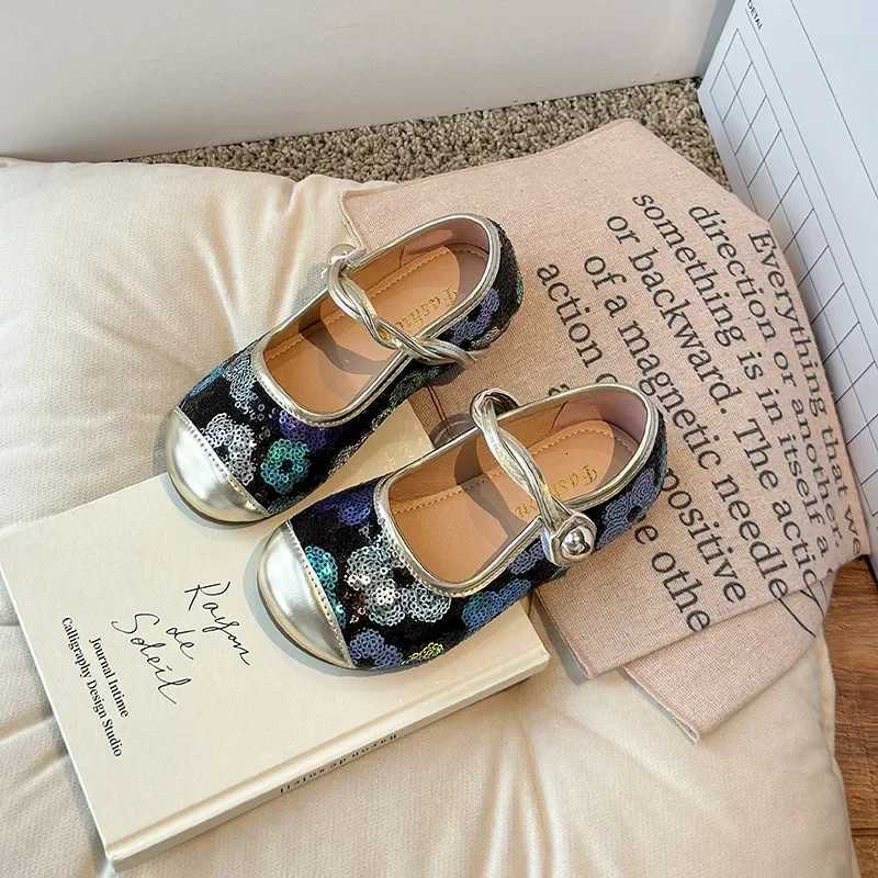 Kids Flat Shoe Round Toe Fashion Girls Dance Performance Shoes With Sparkling Sequins 2024 New Children Princess Shoes Soft Sole XJ250724