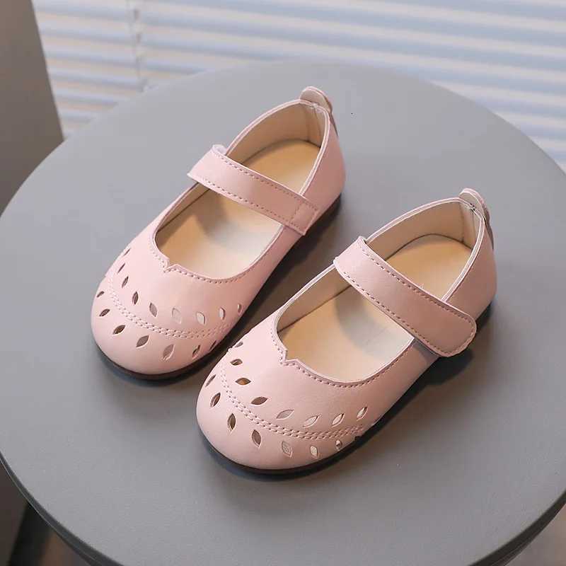 New Small Leather Shoes Children Hollow Out Breathable Casual Shoes Fashion Girls Wedding Party Dress Princess Shoes H794 XJ250724