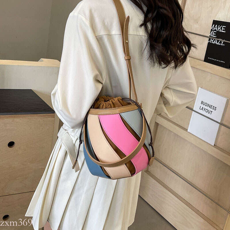 Women's Niche Design Rainbow Bucket Bag 2025 New Fashionable Stylish Versatile Patchwork Geometric Handbag