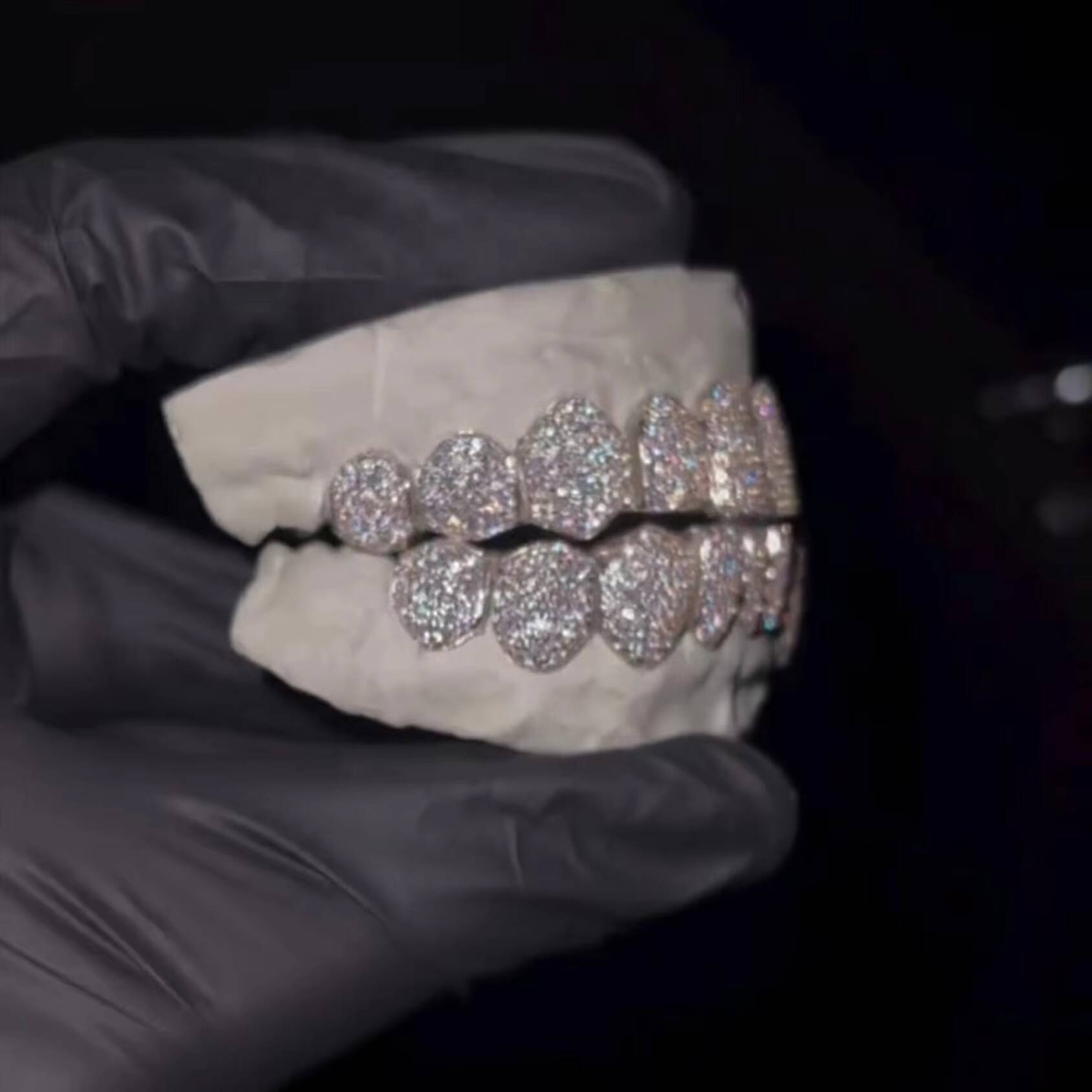 Custom 10k 14k Yellow Rose White Gold Silver Moissanite VVS Diamond Simulated Full Bustdown Zig Zag Honey Comb Grillz