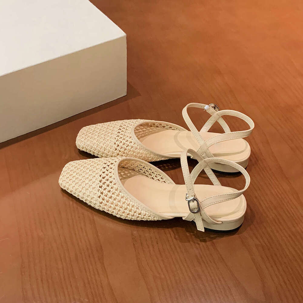 Designer French Hollow Woven Design Niche Single Shoes Summer Outdoor Closed-Toe Backless Sandals for Women
