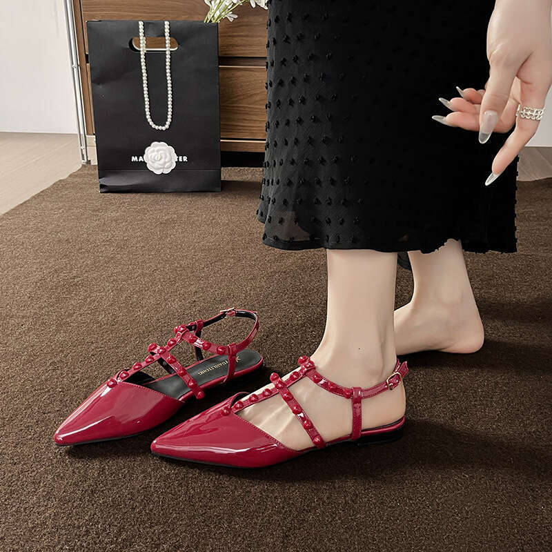 Warren 2025 Autumn New Fashion Closed-Toe Sandals Elegant Rivet Strap Pointed Toe Single Shoes for Women Summer Outdoor Wear