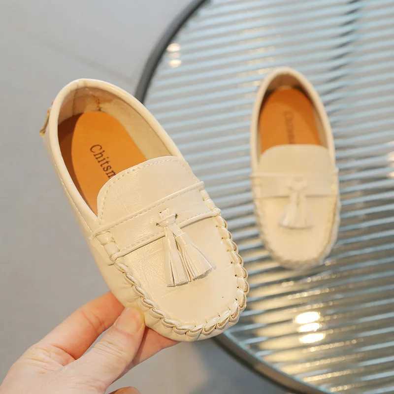 2025 Childrens Spring New Korean Edition Casual Bulltendon Soft Soled Bean Shoes for Boys and Girls Fashion Leather ShoesXJ250724