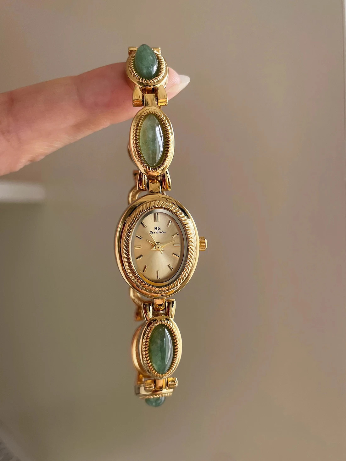 Natural Jade Bracelet Watch Gift WomenLadies Watches High Quality Gold Quartz Watches Elegant Womens Wristwatches 250723