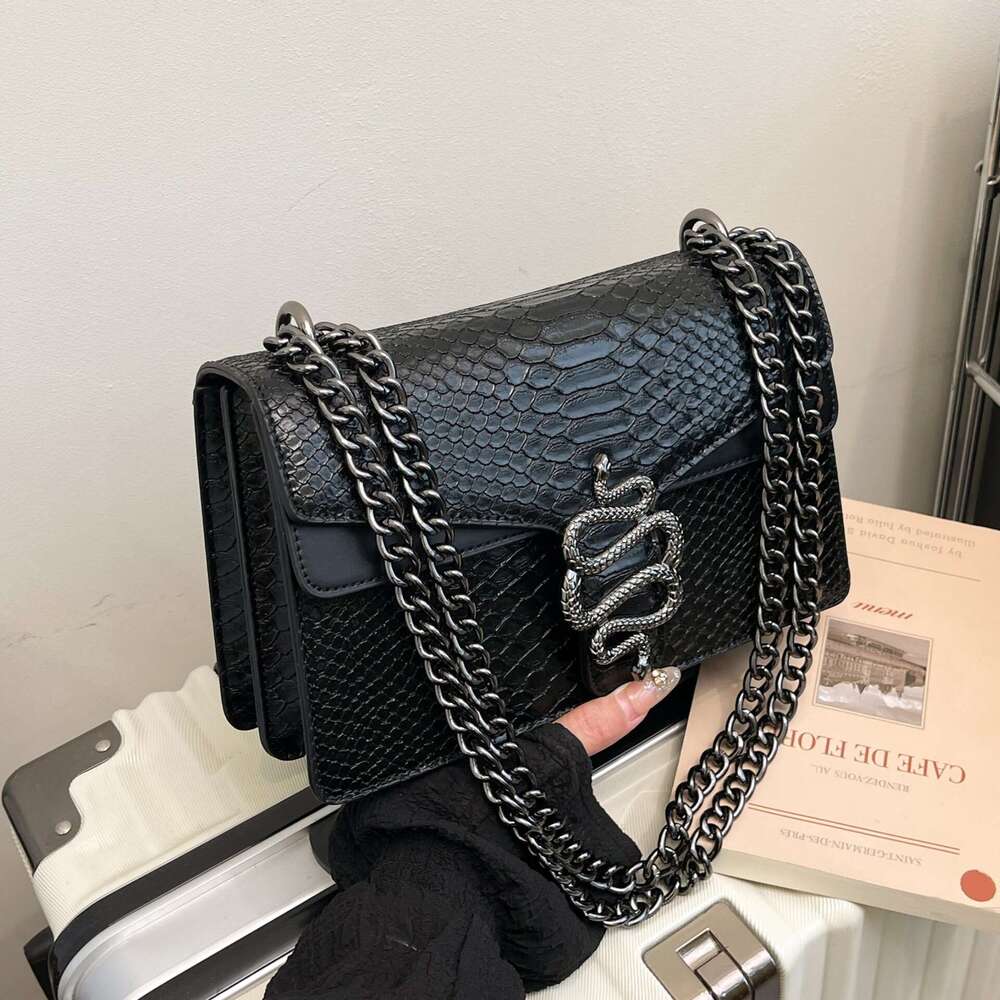 High-end Crocodile Pattern Chain Small Square for Women 2025 New Single Shoulder Underarm Fashion Versatile Crossbody Bag