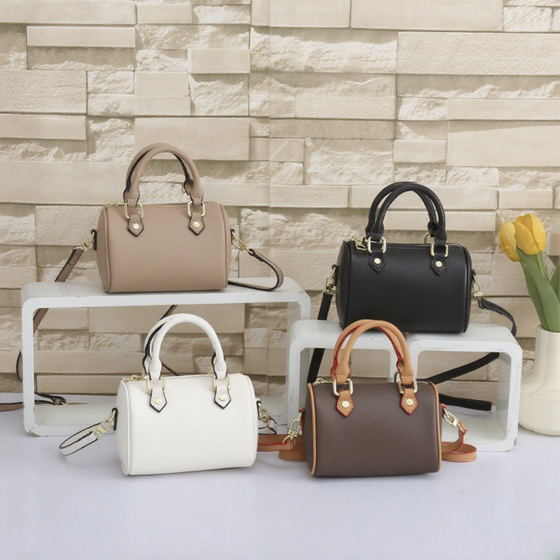 Luxury Fashion Accessories: Stylish Shoulder Bags for Everyday Elegance