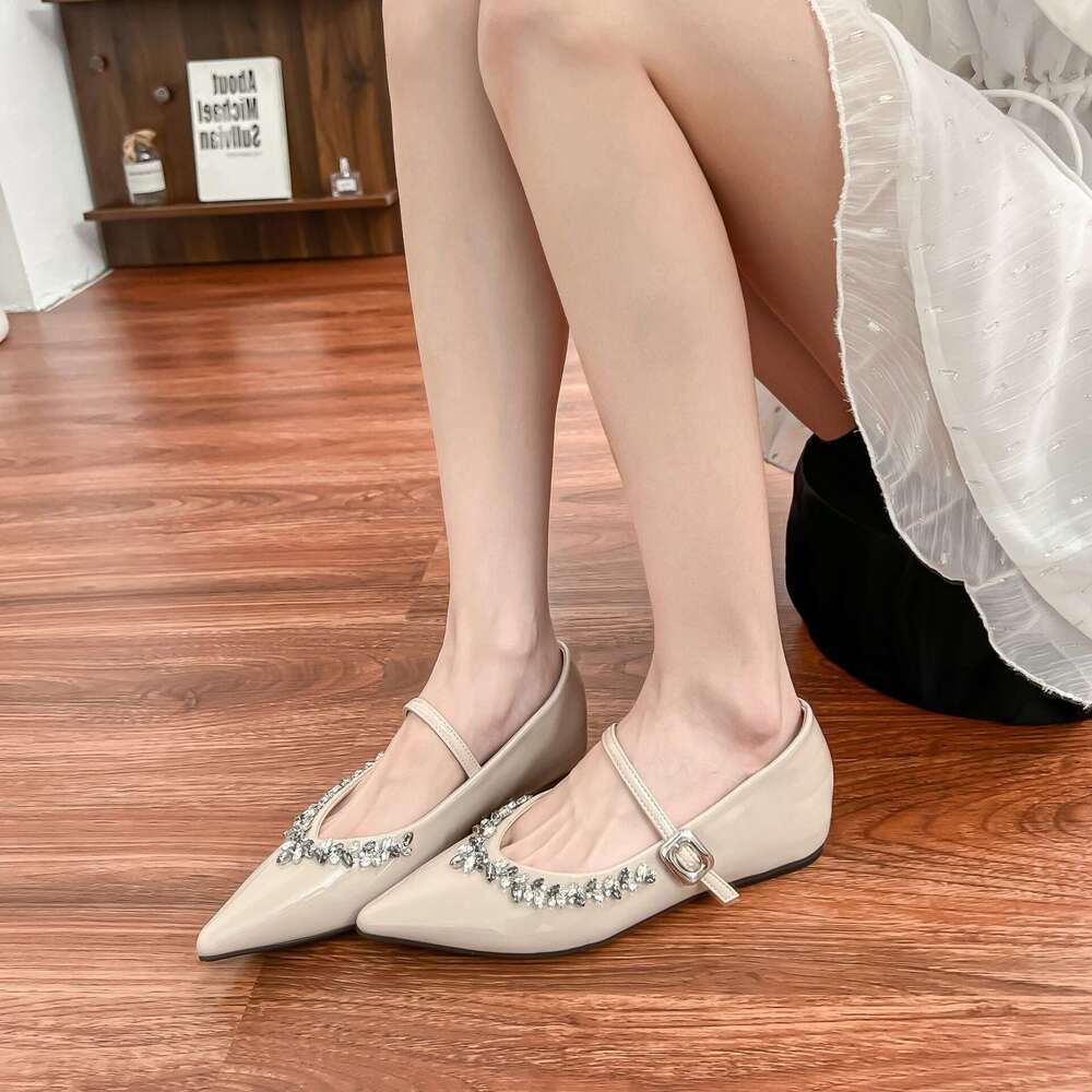 Designer Summer New Shallow Mouth Single Fashionable Outdoor High-End Pointed Toe French Light Luxury Style Flat Shoes for Women