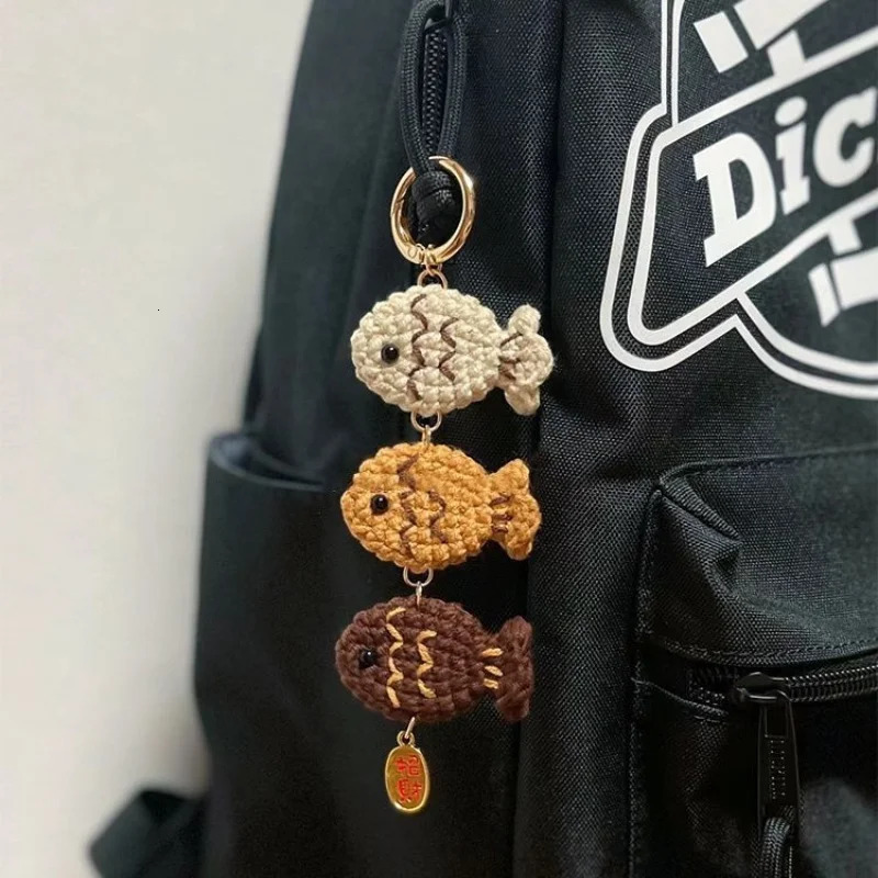 Handmade Cat Fish Keychain Cute Weaving DIY Animal Bag Mobile Phone Accessories Yarn Crochet Doll Pendant Girl Women Gifts 250722