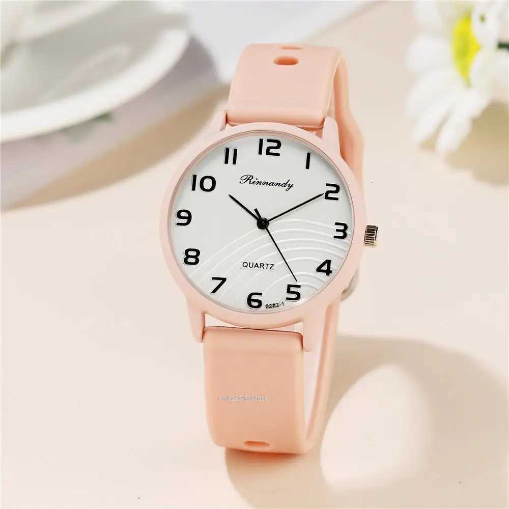 Fashion Lady Hot Sales Watches Leisure Gray Digital Simple Women Quartz Watch Sports Silicone Strap Ladies Clock Wristwatches W250724