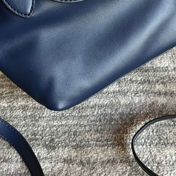 Top brand high-quality new free designer bag dumpling leather mini hand-held shoulder women's bag brand new free designer bag