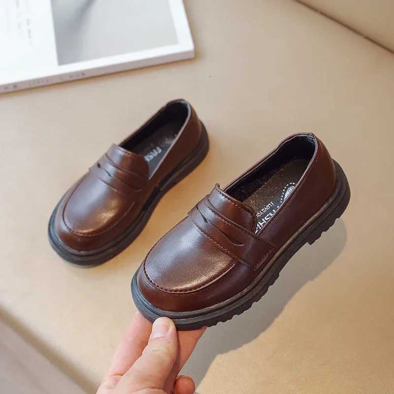 Britain Sle Childrens Leather Shoes for Boys 2024 Spring New Girls Retro Black Single Shoes Soft Moccasin Shoes for Children XJ250724