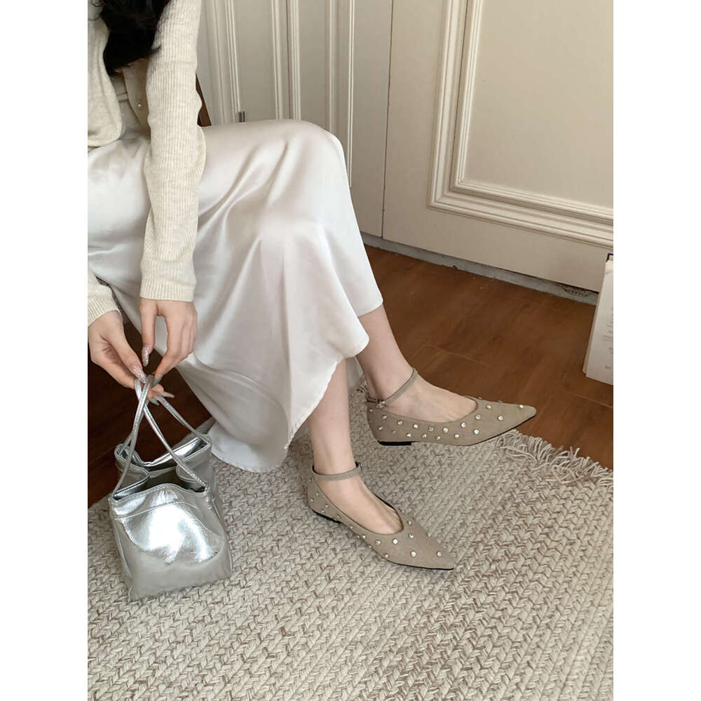 2025 Spring New Flat Women Comfortable Soft Sole Non-Tiring Fashionable Rhinestone Women's Shoes for Outdoor Wear with a Sense of Sophistication