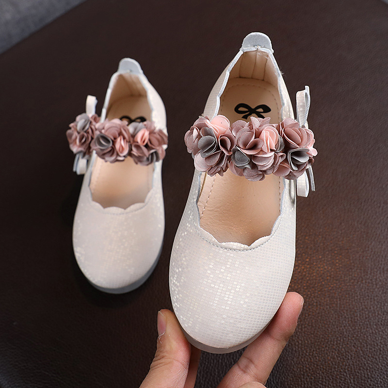 Sneakers Girls Leather Shoes Pearl Shallow Mouth Low Heel Cute Princess Single Sweet Chic All match Kids Casual for Wedding 221205
