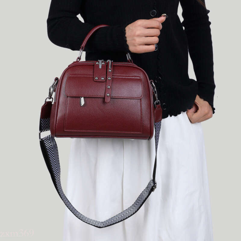 New large-capacity shoulder crossbody bag high-end handbag new commuter