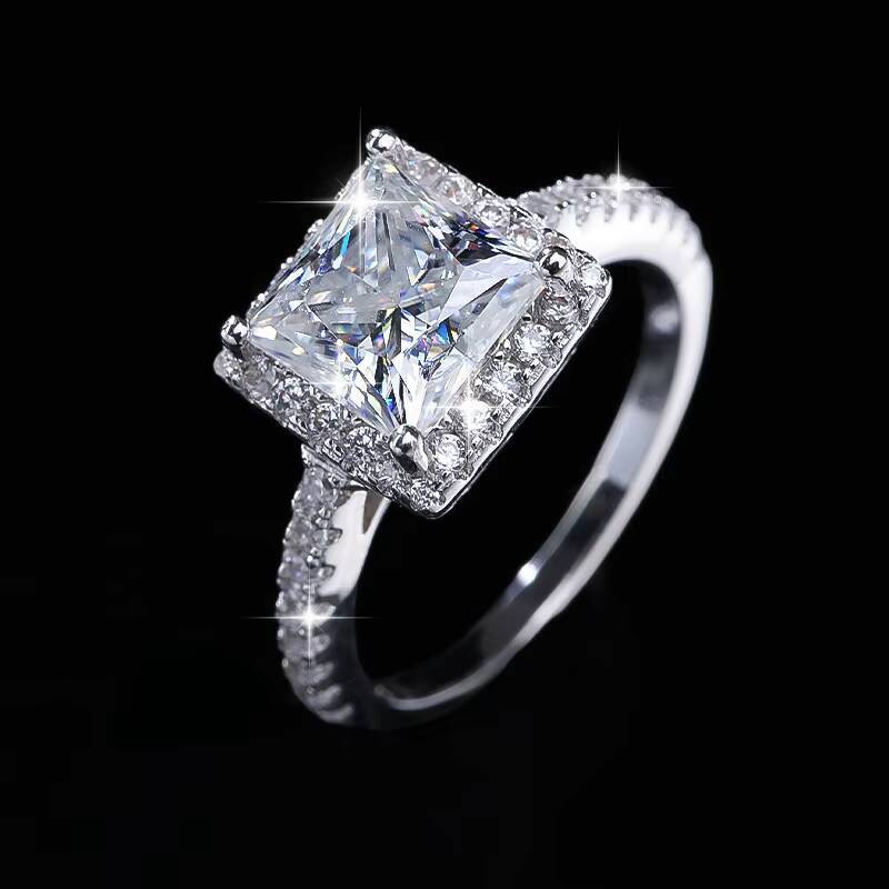 Women Fashionable Light Luxury Niche Design Exquisite Princess Cut Moissanite Simple Elegant Small Square Ring