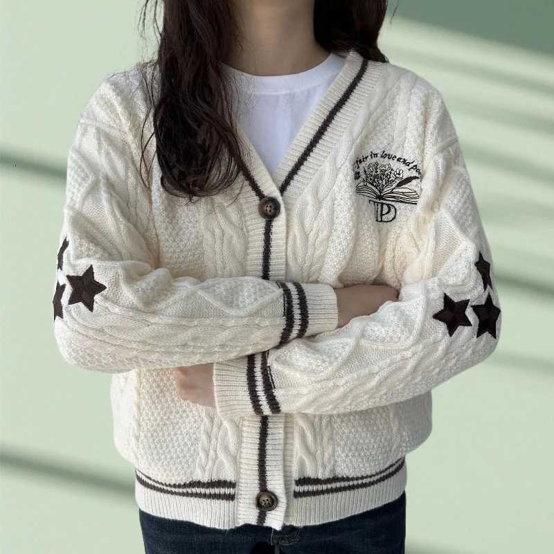 Women Beige Star Embroidered Knitted Cardigan Winter Holiday Cardigans Women V-neck Y2K Sweaters Outfit Female Vintage Tops X250724