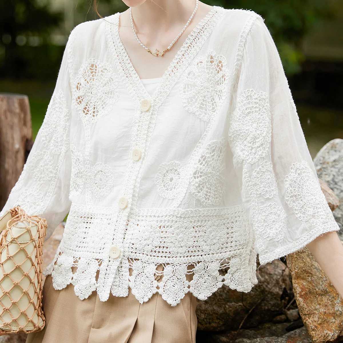 Louis Yao Vintage Lace Jacket 2025 Womens Cardigan V-neck Hollow Embroidery Design Sense Summer Lightweight Cardigan X250724