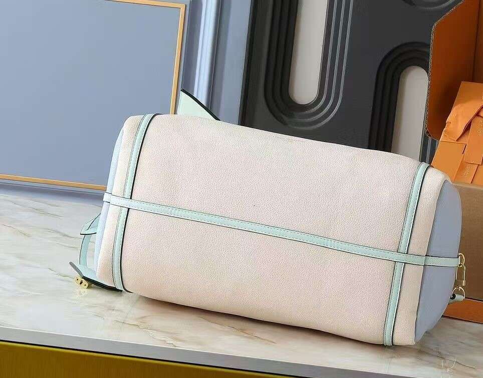 Designer Bags luxury Women's Cowhide Leather autumn&winterShoulder Vintage Soft Messenger Handbag Fashion Crossbody Bags Female Underarm Bag