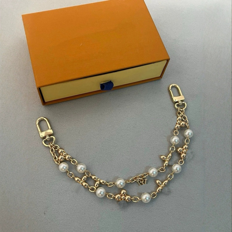 Classical designer key chain heart pendanr keychain designer women gold color five pointed star key ring white pearl car accessories daily outfit sh0269