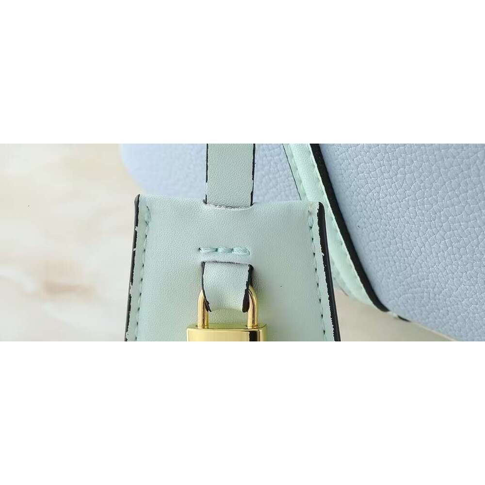 Designer Bags luxury Women's Cowhide Leather autumn&winterShoulder Vintage Soft Messenger Handbag Fashion Crossbody Bags Female Underarm Bag